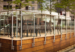 steel_post_glass_railing6